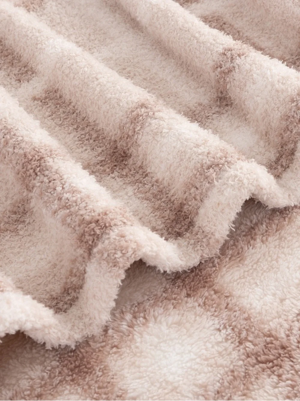 NWT Berkshire Plush Plaid Throw Cream Blanket